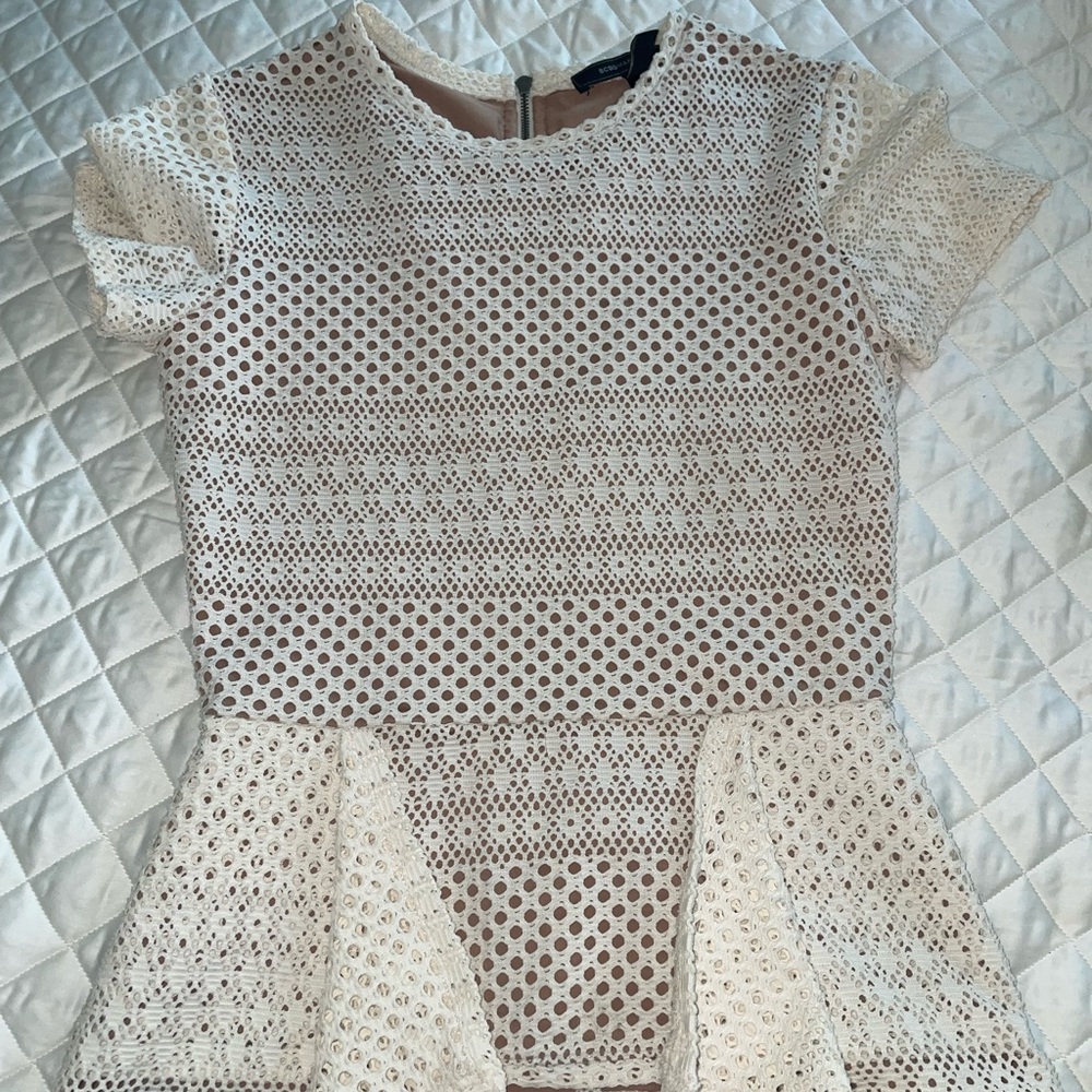 BCBG Maxazria Tan Short Sleeve Top
